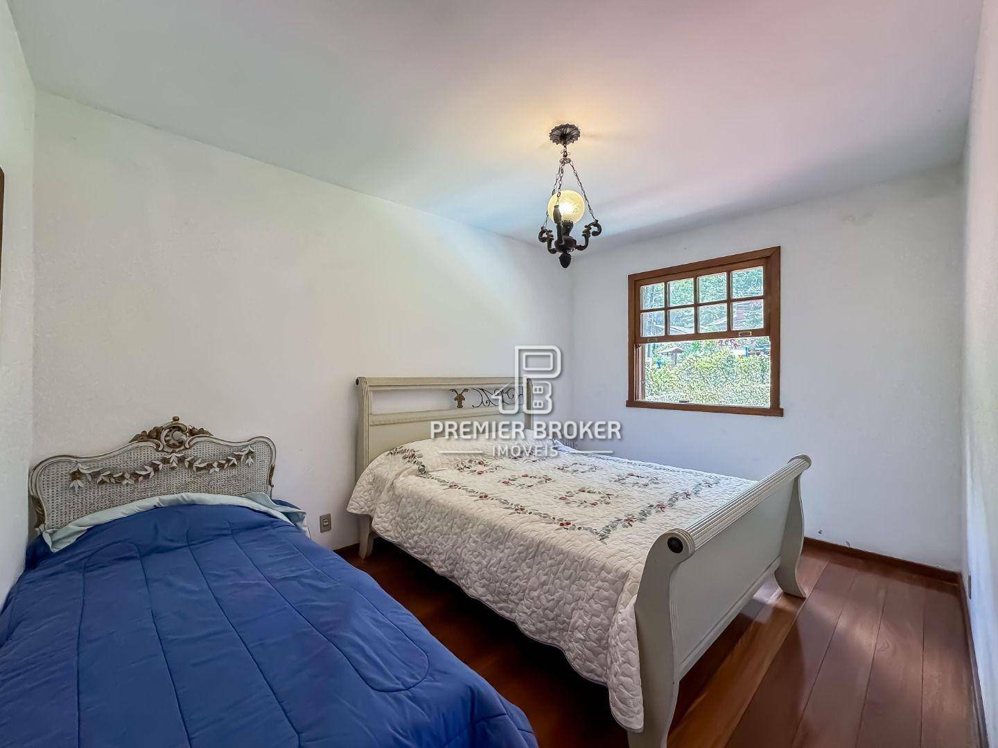 Casa de Condomínio à venda com 4 quartos, 312m² - Foto 5