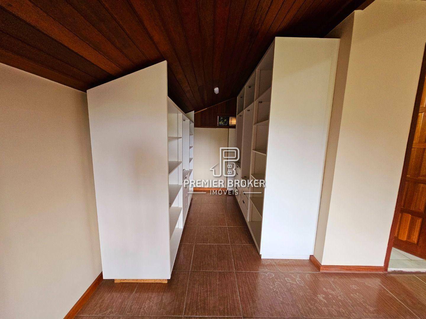 Casa de Condomínio à venda com 3 quartos, 240m² - Foto 11