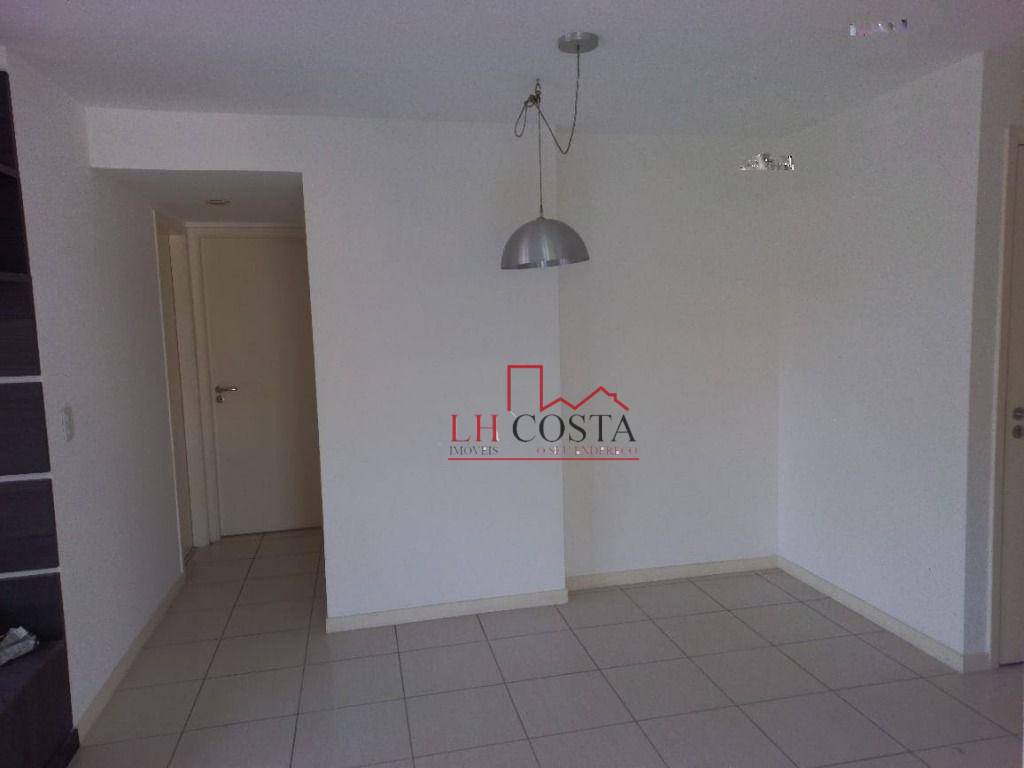 Apartamento para alugar com 2 quartos, 65m² - Foto 8