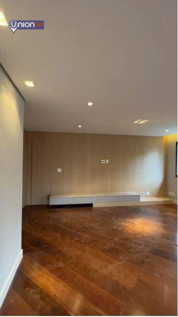 Apartamento à venda com 3 quartos, 189m² - Foto 2