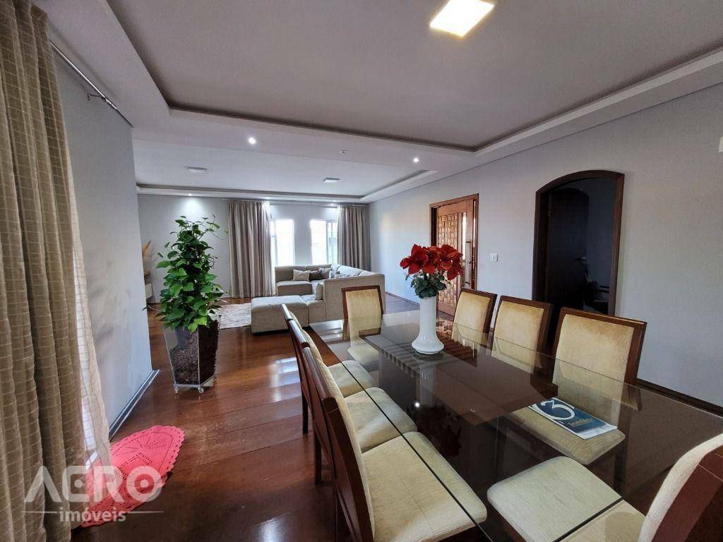 Casa à venda com 3 quartos, 263m² - Foto 31