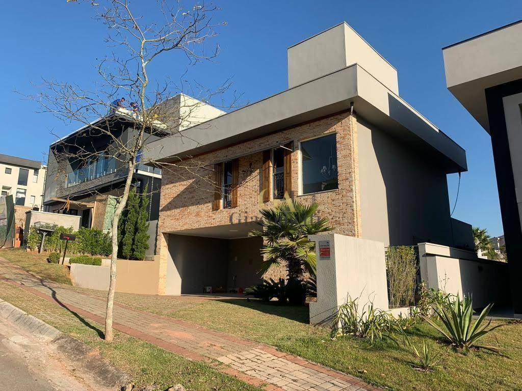 Casa de Condomínio à venda com 3 quartos, 320m² - Foto 1