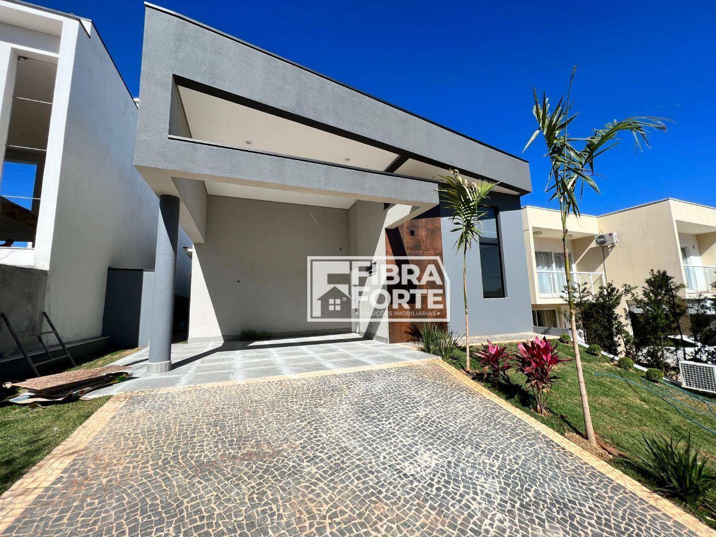 Casa de Condomínio à venda com 3 quartos, 204m² - Foto 2