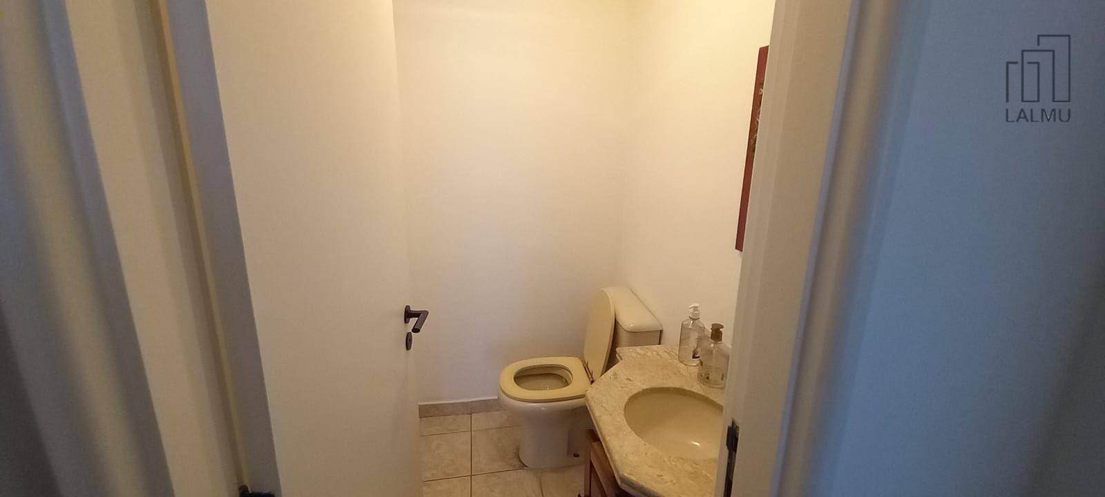 Apartamento para alugar com 4 quartos, 130m² - Foto 42