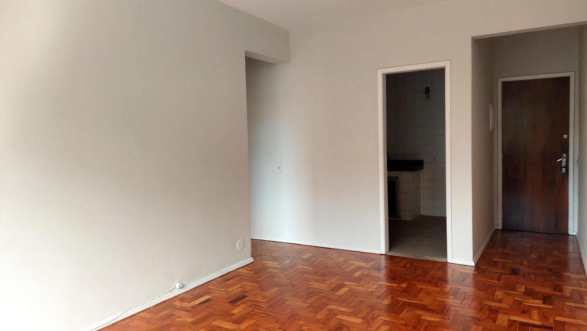 Apartamento para alugar com 1 quarto, 80m² - Foto 4