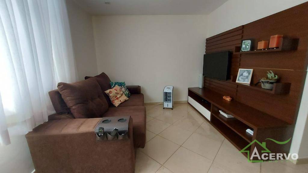 Casa à venda com 4 quartos, 261m² - Foto 6