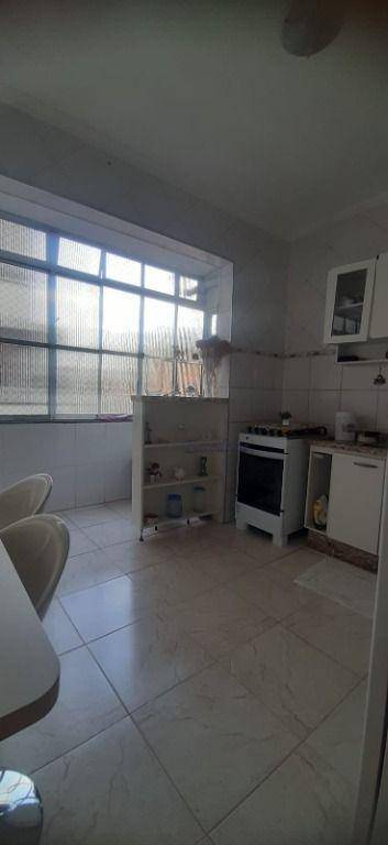 Apartamento à venda com 2 quartos, 72m² - Foto 17