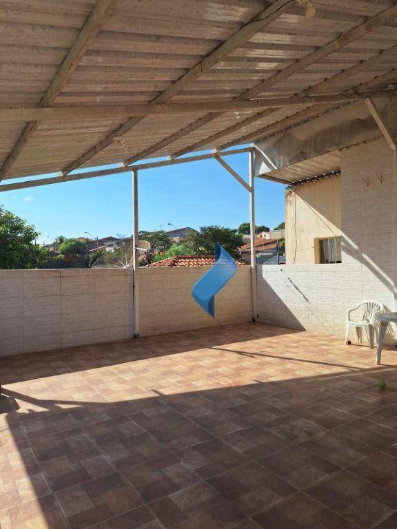 Casa à venda com 5 quartos, 241m² - Foto 34