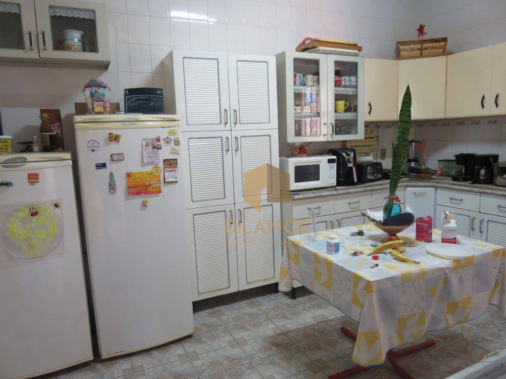 Casa de Condomínio à venda com 6 quartos, 240m² - Foto 10