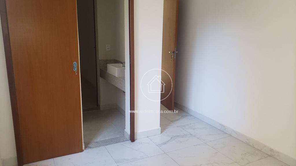 Apartamento à venda com 3 quartos, 106m² - Foto 13