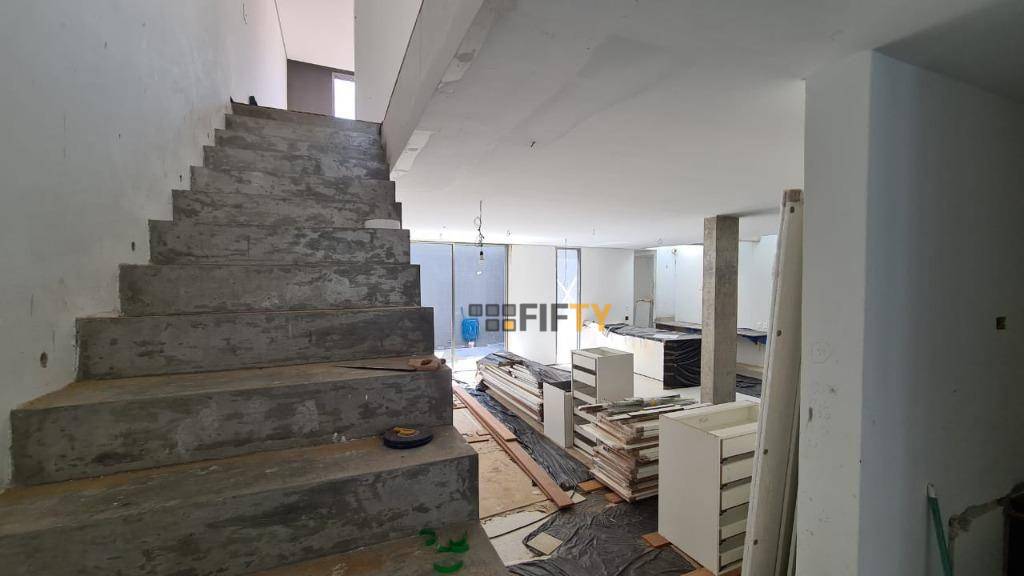 Casa à venda com 3 quartos, 300m² - Foto 44