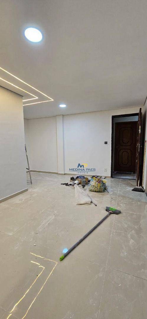 Apartamento à venda com 2 quartos, 60m² - Foto 2