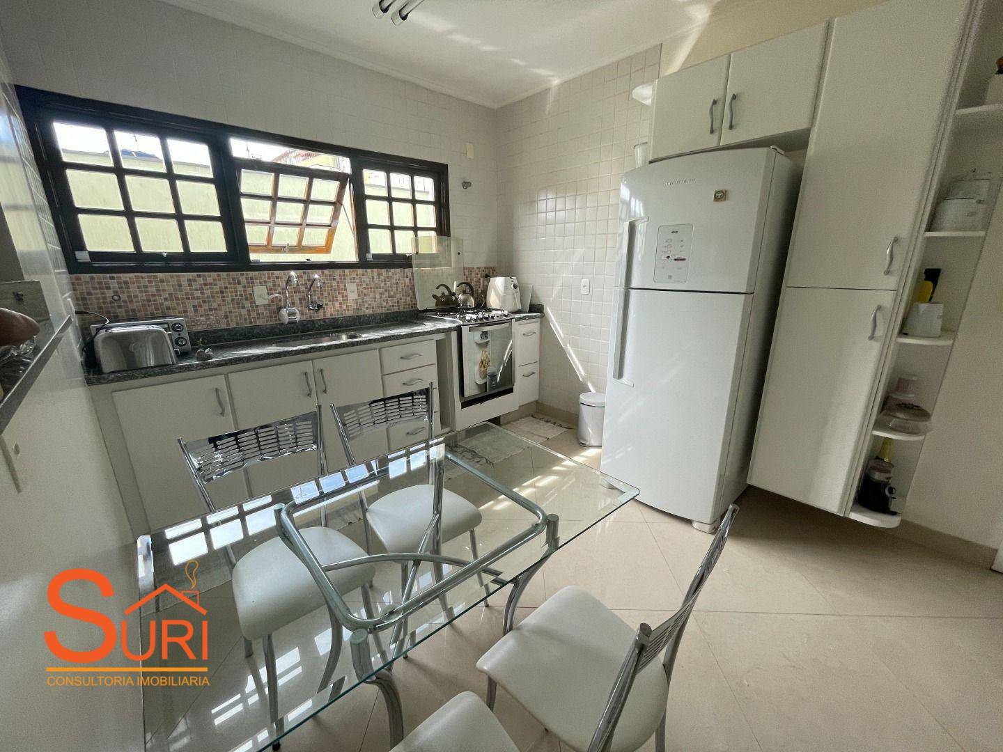 Sobrado à venda com 3 quartos, 324m² - Foto 4