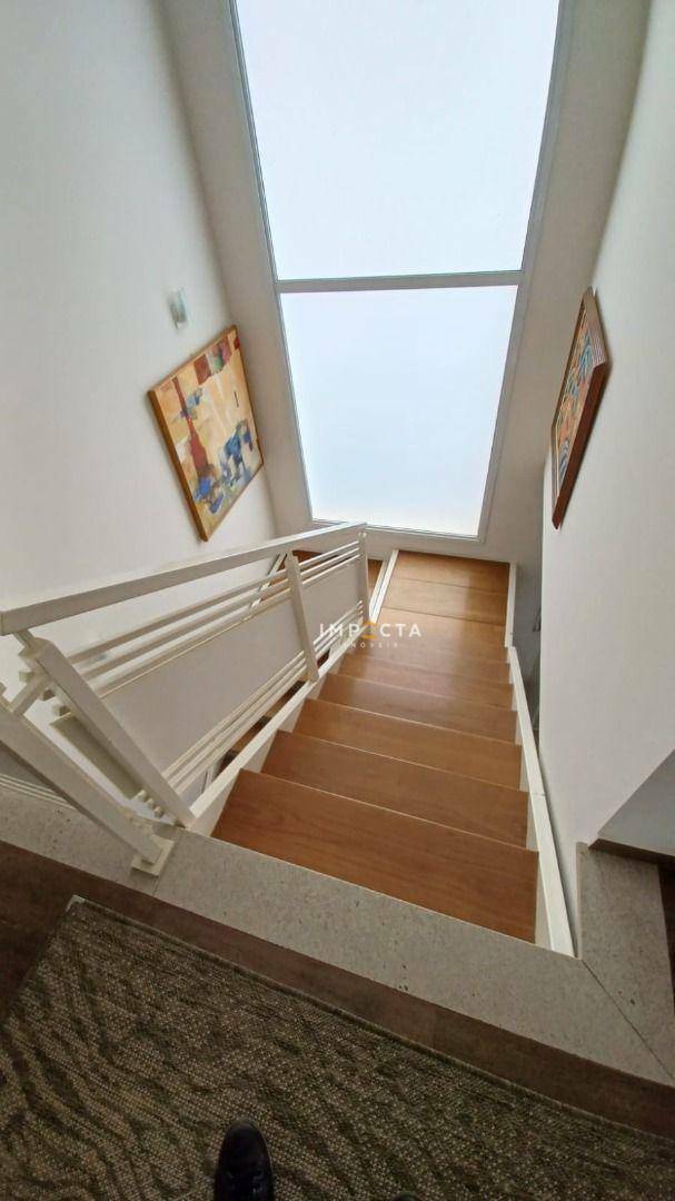 Casa à venda com 3 quartos, 228m² - Foto 5