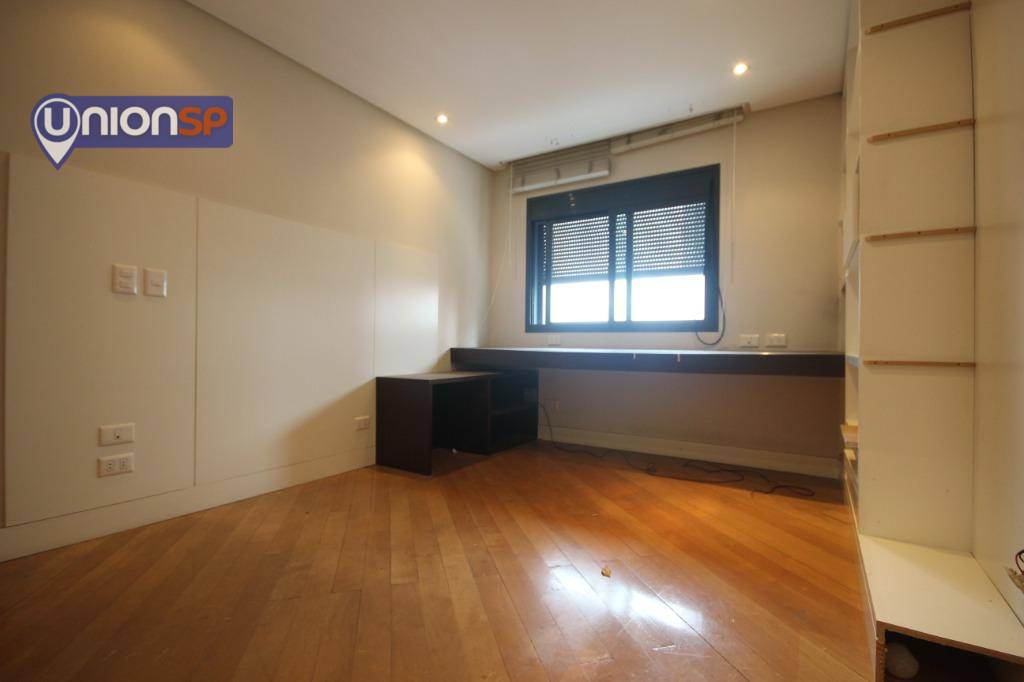 Apartamento à venda com 4 quartos, 202m² - Foto 17