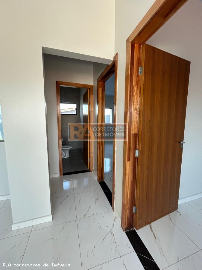Casa à venda com 2 quartos, 84m² - Foto 8