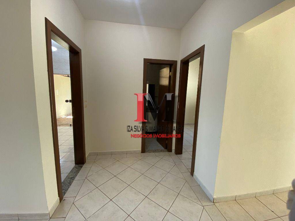 Casa de Condomínio à venda com 3 quartos, 380m² - Foto 4