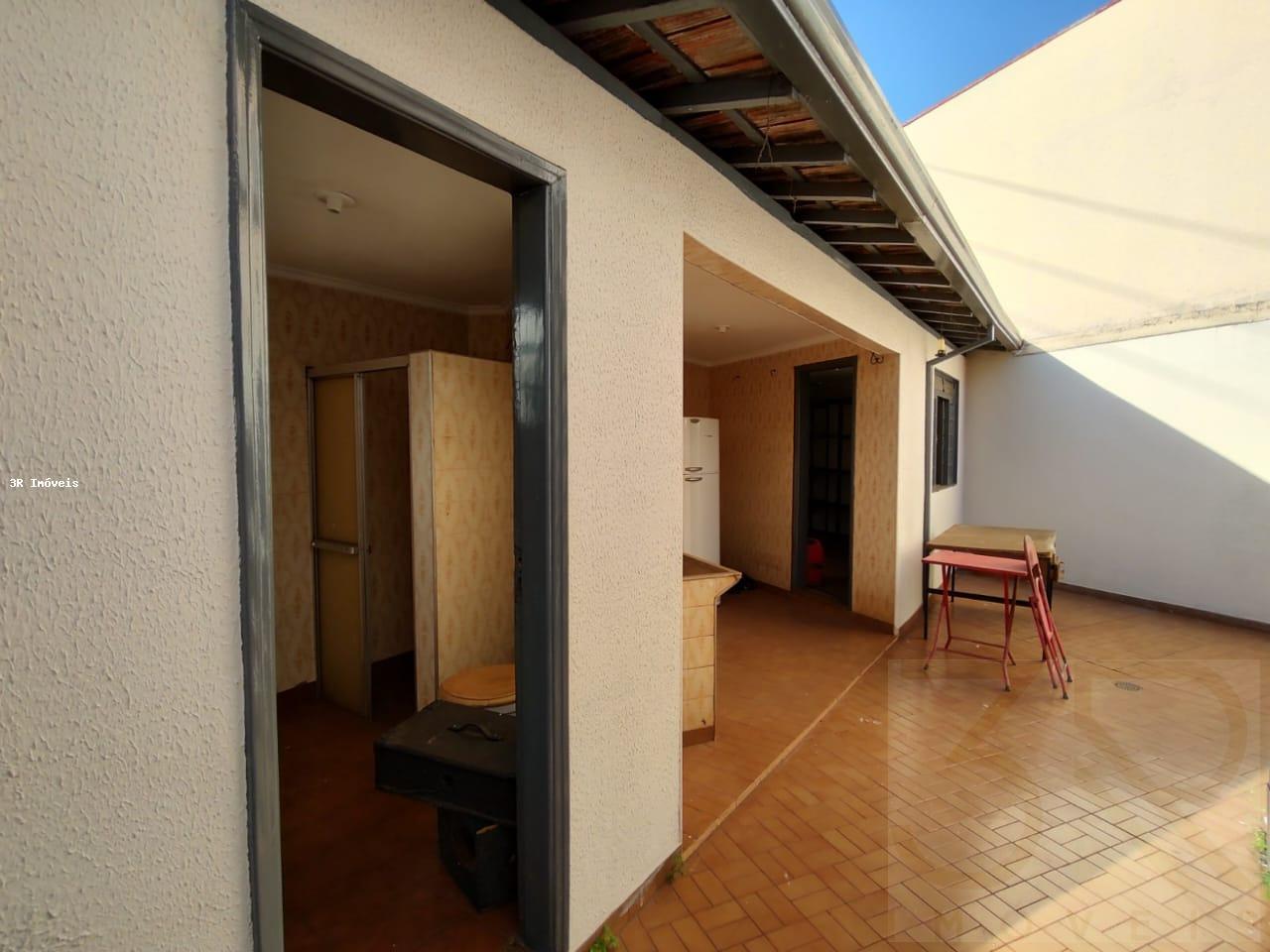 Casa à venda com 3 quartos, 222m² - Foto 16