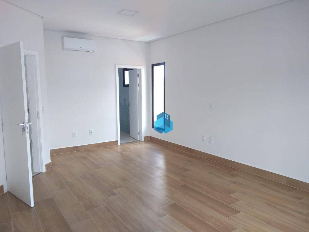 Casa à venda com 3 quartos, 330m² - Foto 4