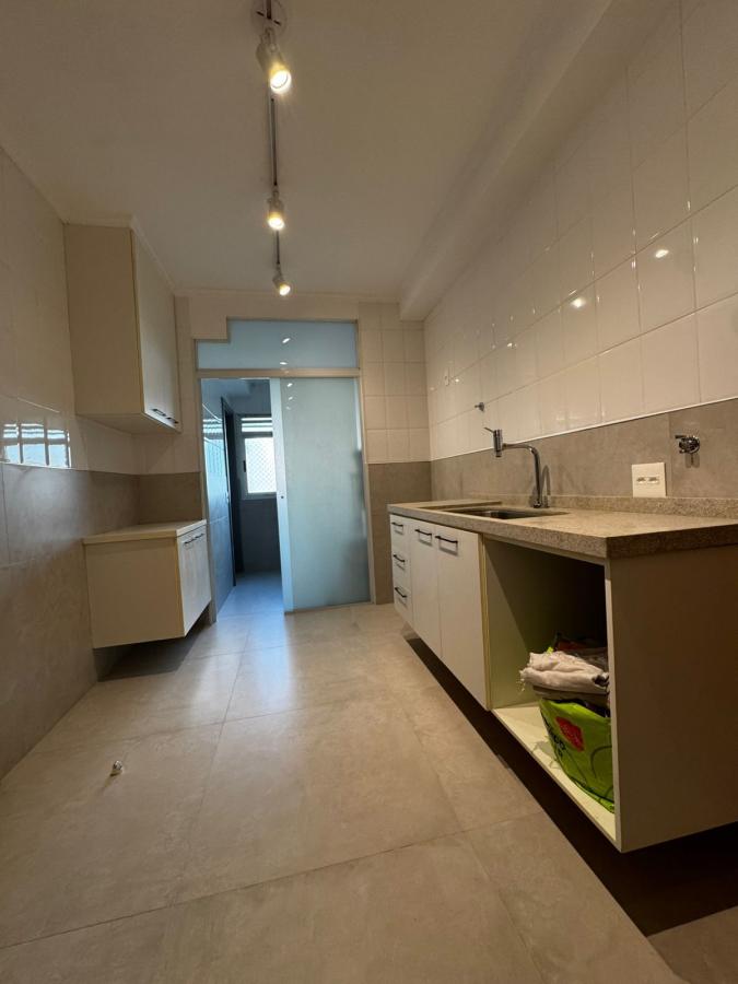 Apartamento para alugar com 3 quartos, 139m² - Foto 14