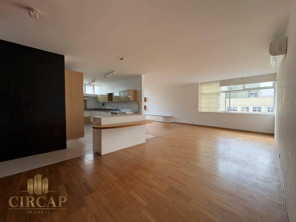 Apartamento à venda com 3 quartos, 176m² - Foto 1