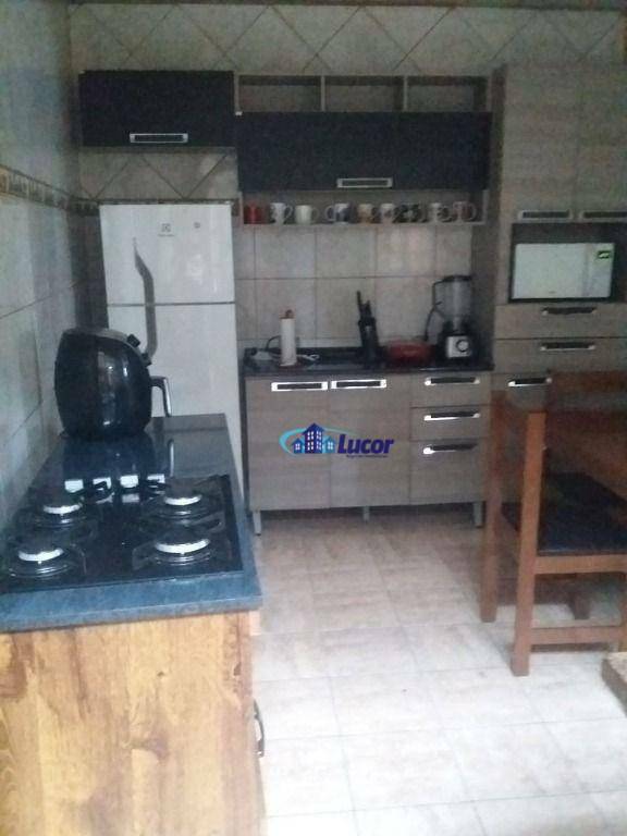 Casa de Condomínio à venda com 2 quartos, 240m² - Foto 2