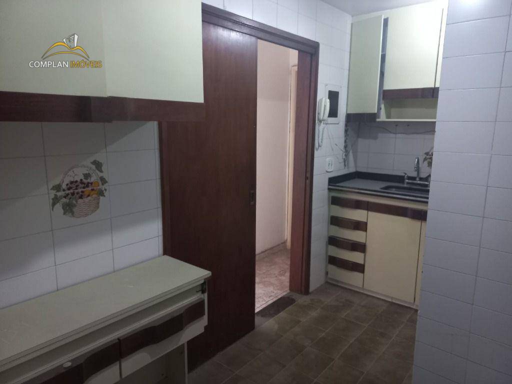 Apartamento à venda com 2 quartos, 70m² - Foto 13