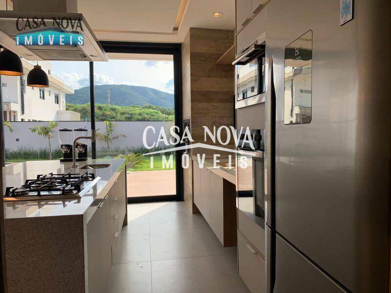 Casa de Condomínio à venda com 4 quartos, 265m² - Foto 5