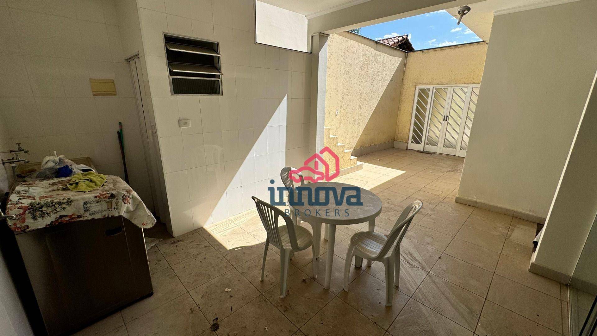 Sobrado à venda com 3 quartos, 250M2 - Foto 9