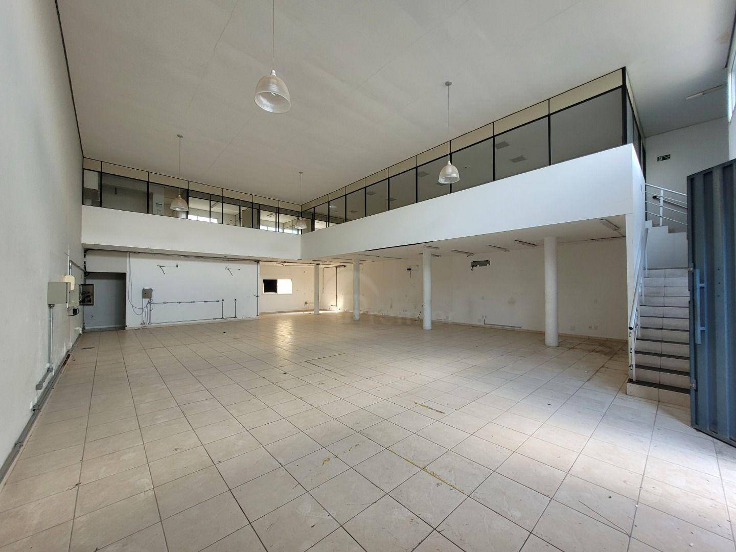 Depósito-Galpão-Armazém para alugar, 221m² - Foto 2