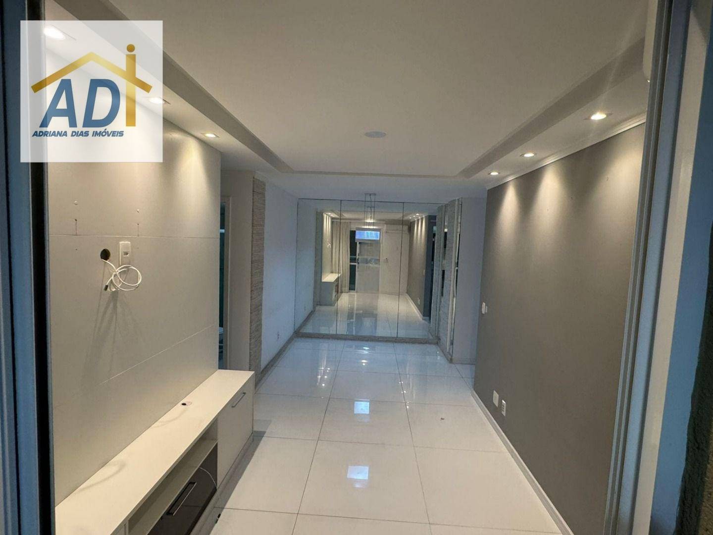 Apartamento à venda com 2 quartos, 71m² - Foto 1