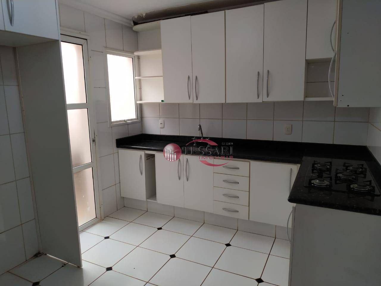 Casa à venda com 4 quartos, 450m² - Foto 4