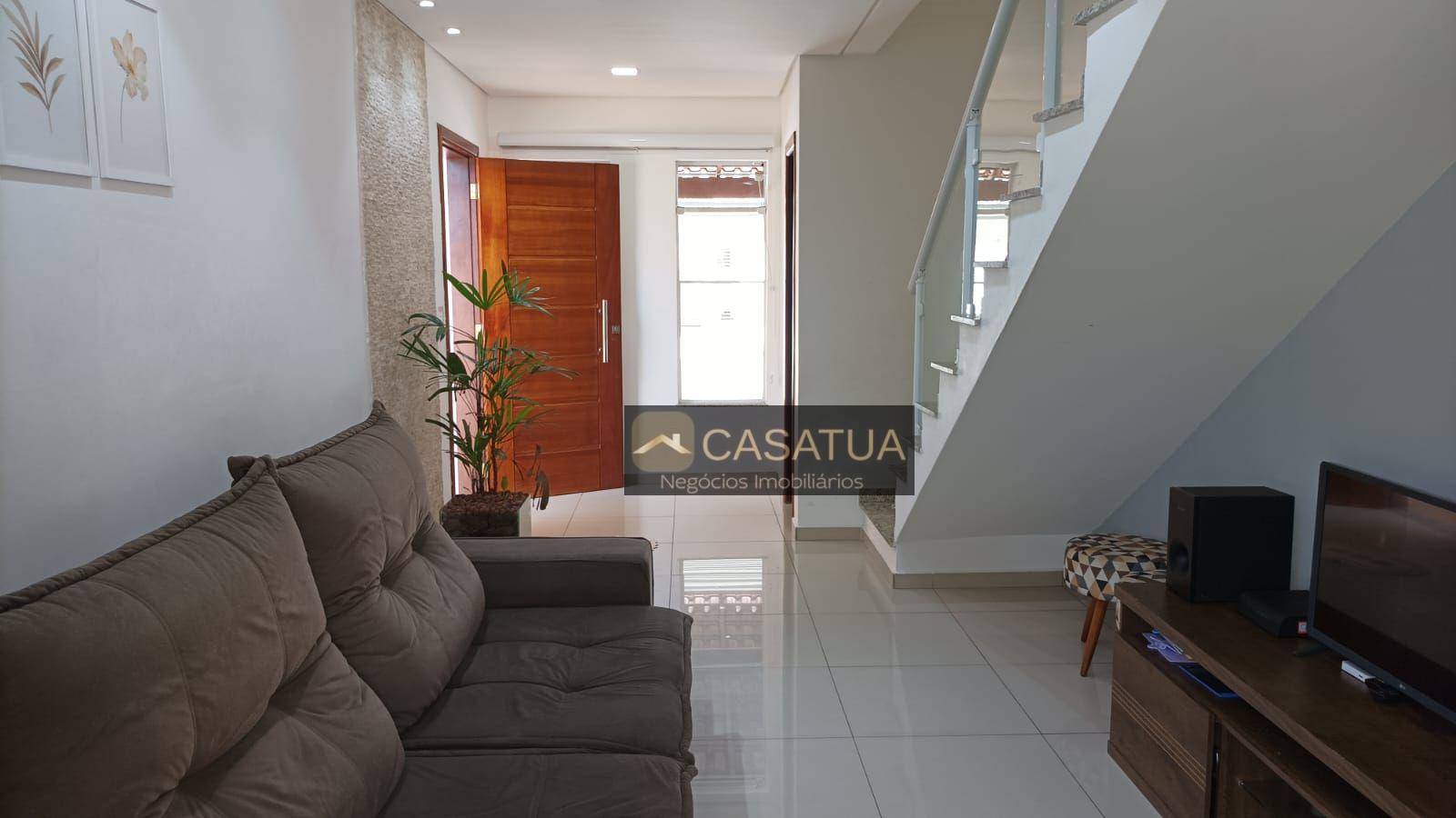 Casa à venda com 2 quartos, 79m² - Foto 1