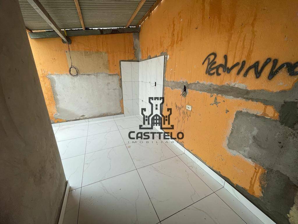 Casa à venda com 4 quartos, 180m² - Foto 12