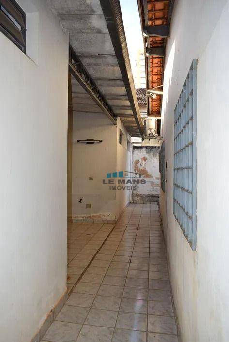 Casa à venda com 6 quartos, 248m² - Foto 14