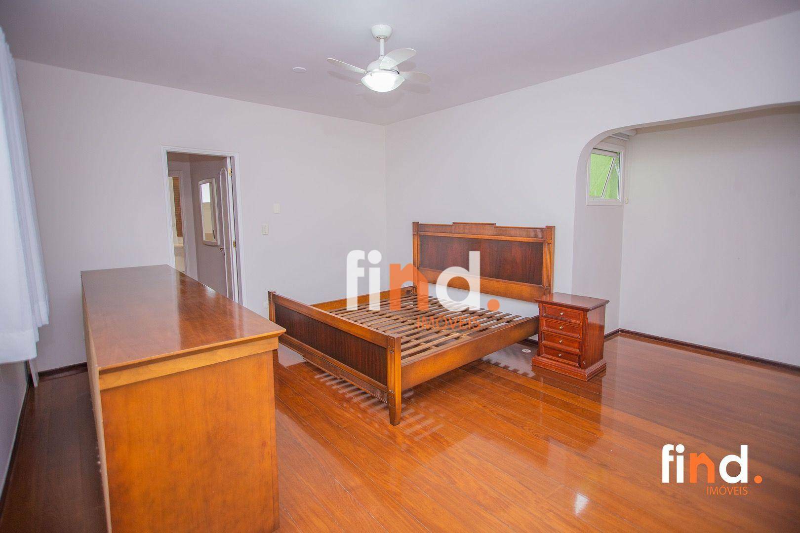 Casa de Condomínio à venda com 4 quartos, 450m² - Foto 28