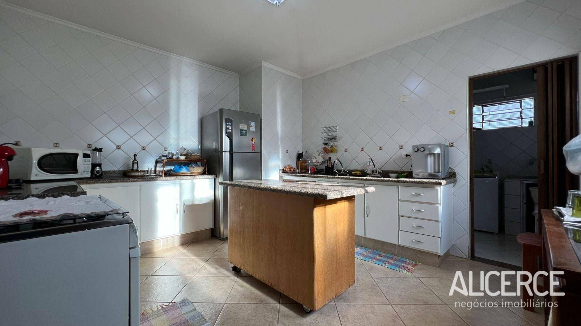 Casa à venda com 3 quartos, 264m² - Foto 13