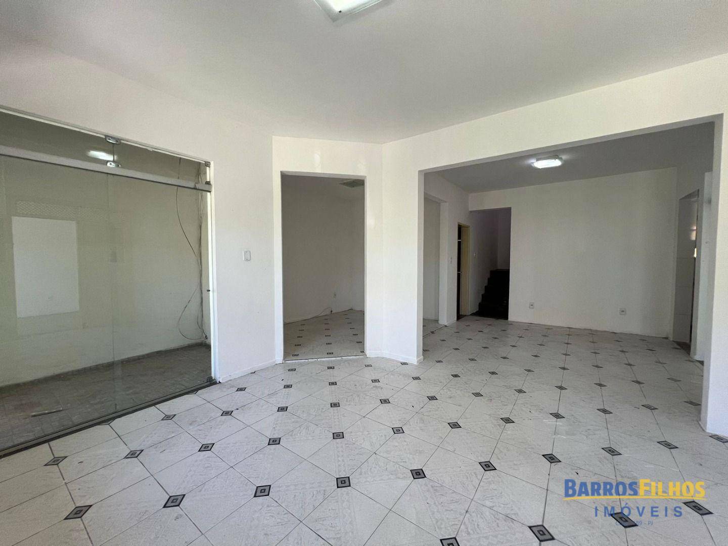 Casa à venda com 4 quartos, 162m² - Foto 3