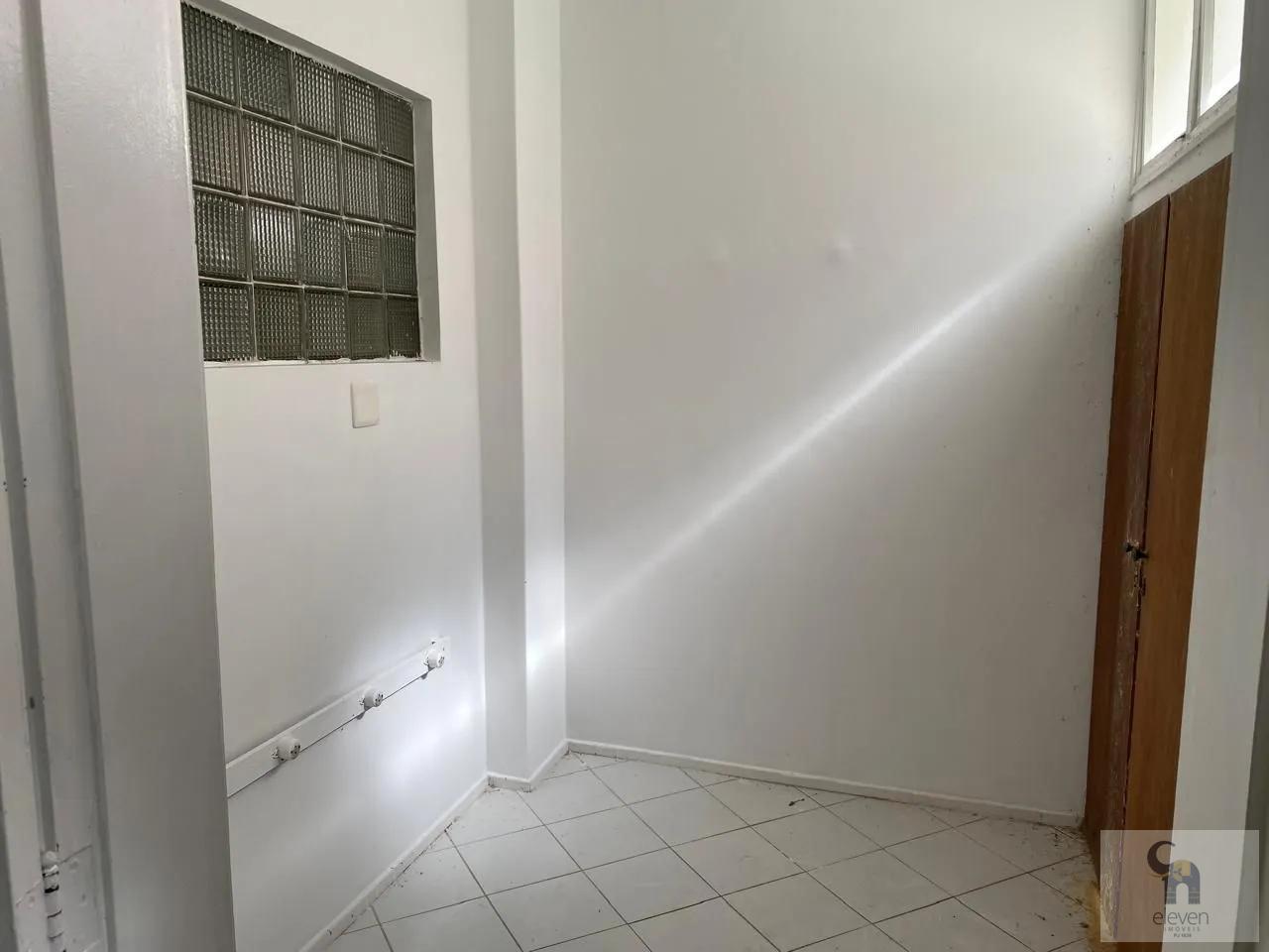 Apartamento à venda com 4 quartos, 200m² - Foto 17