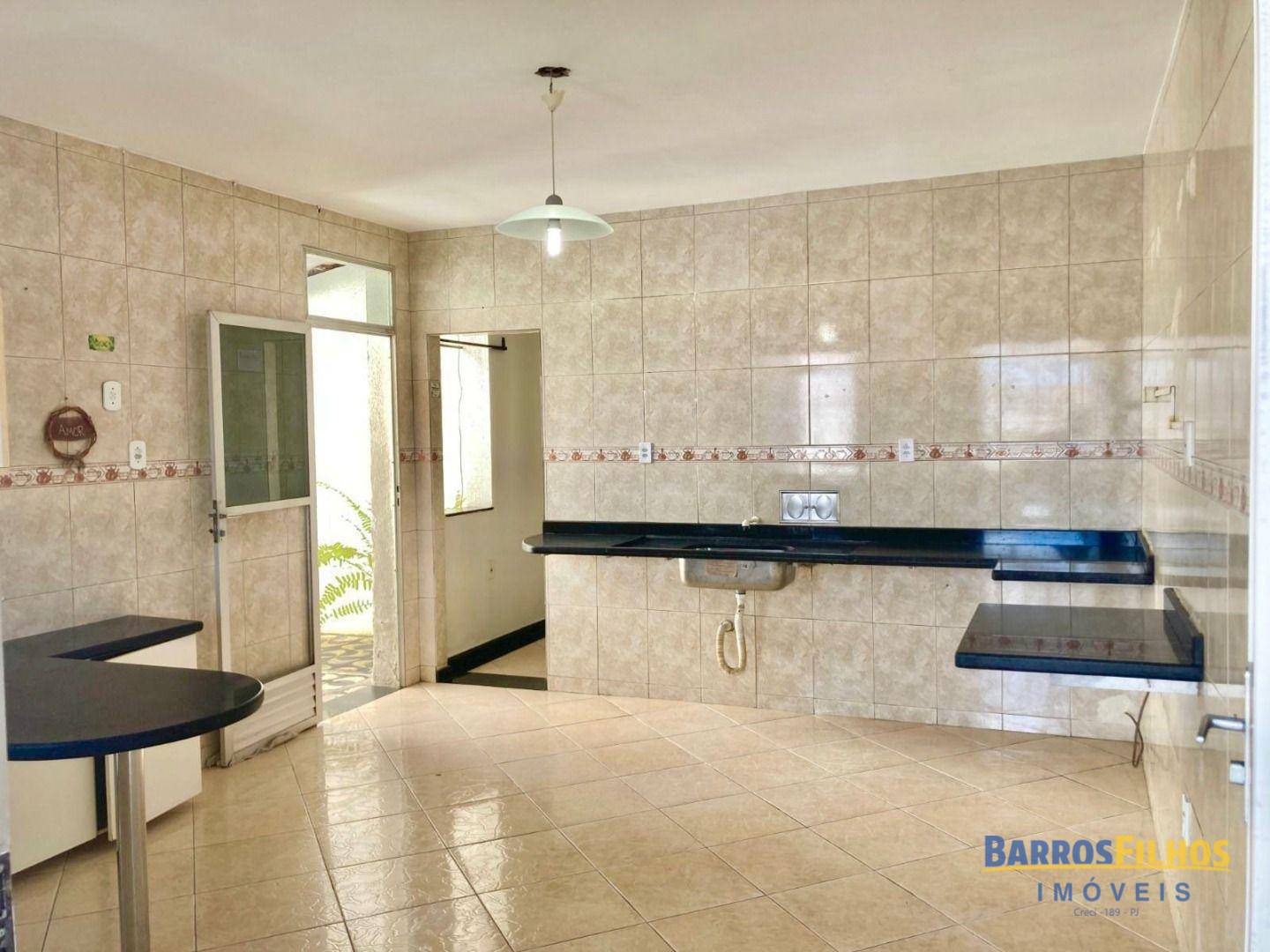 Casa para alugar com 4 quartos, 300m² - Foto 10