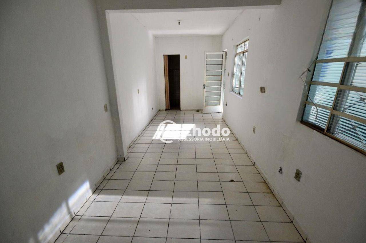 Casa à venda com 5 quartos, 250m² - Foto 3