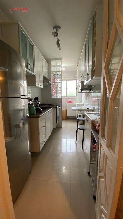 Apartamento à venda com 2 quartos, 60m² - Foto 15