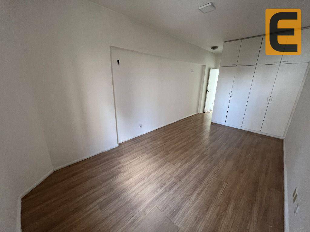 Apartamento à venda com 3 quartos, 179m² - Foto 7