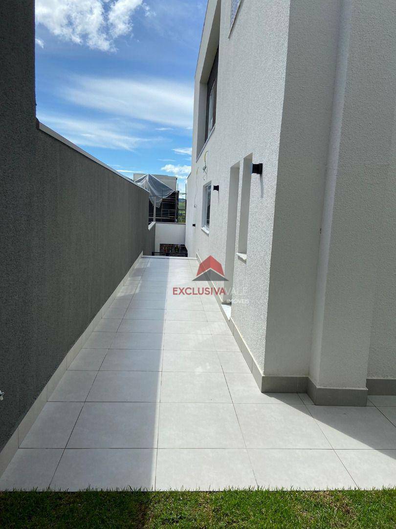 Casa de Condomínio à venda com 4 quartos, 291m² - Foto 31