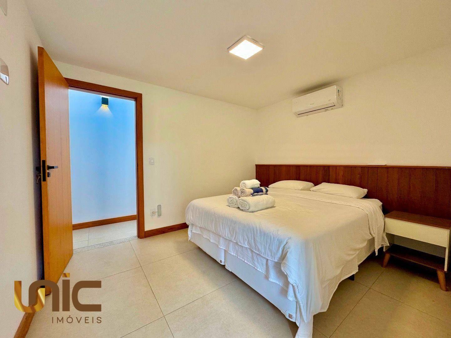 Casa de Condomínio à venda com 4 quartos, 283m² - Foto 18