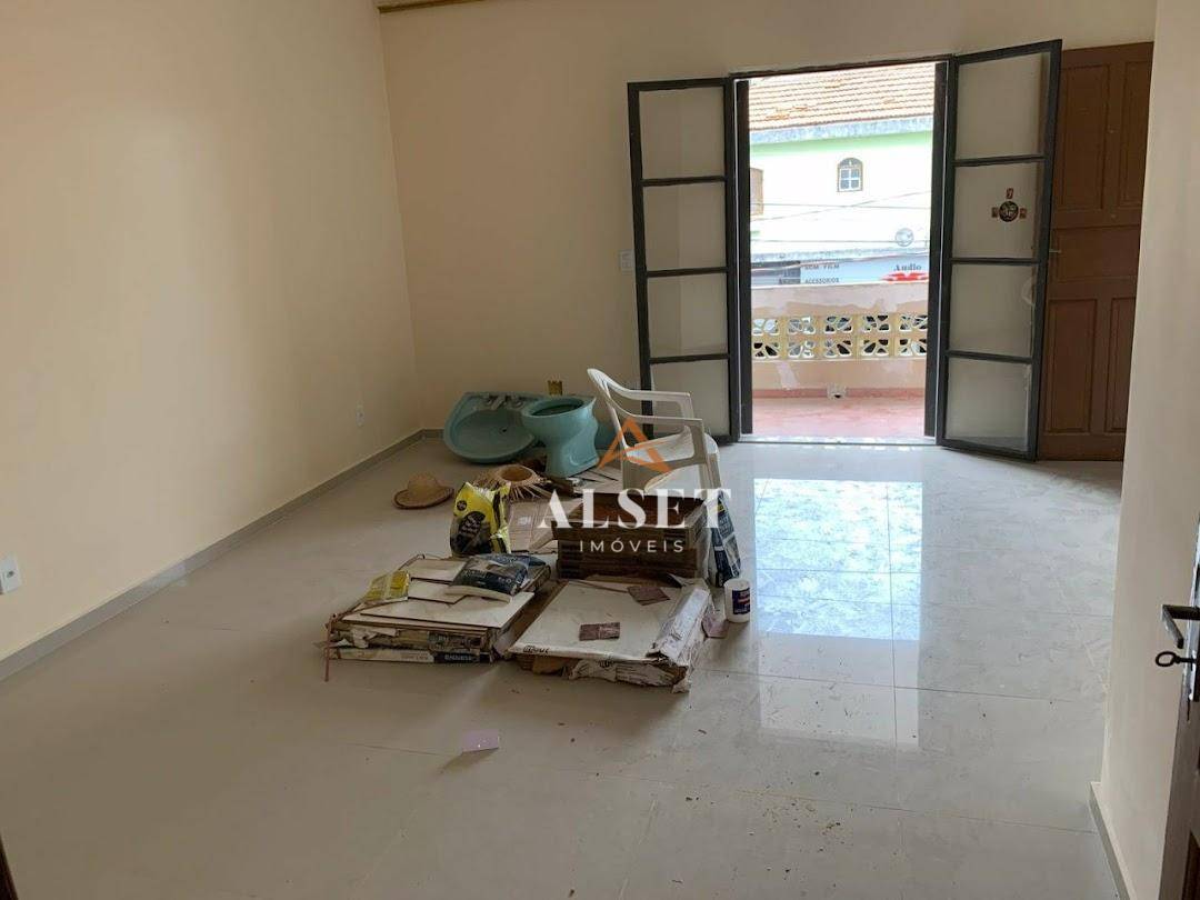 Sobrado à venda e aluguel com 3 quartos, 240m² - Foto 1