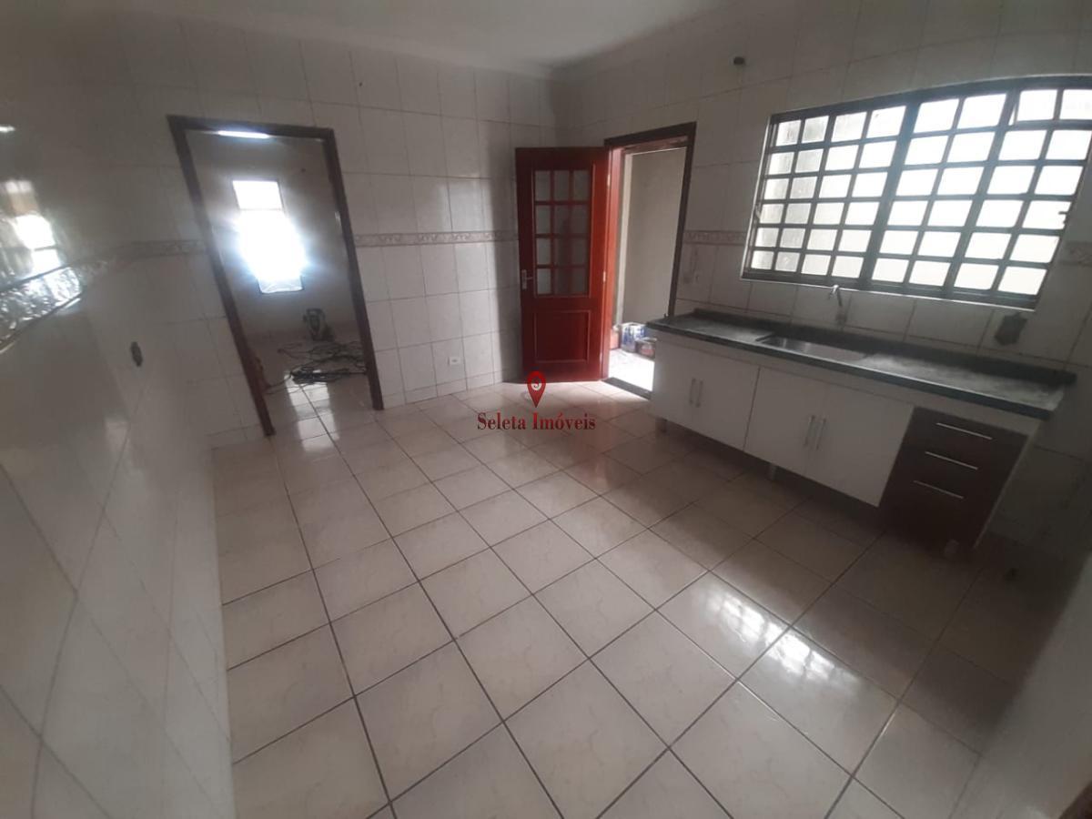 Casa à venda com 3 quartos, 130m² - Foto 1