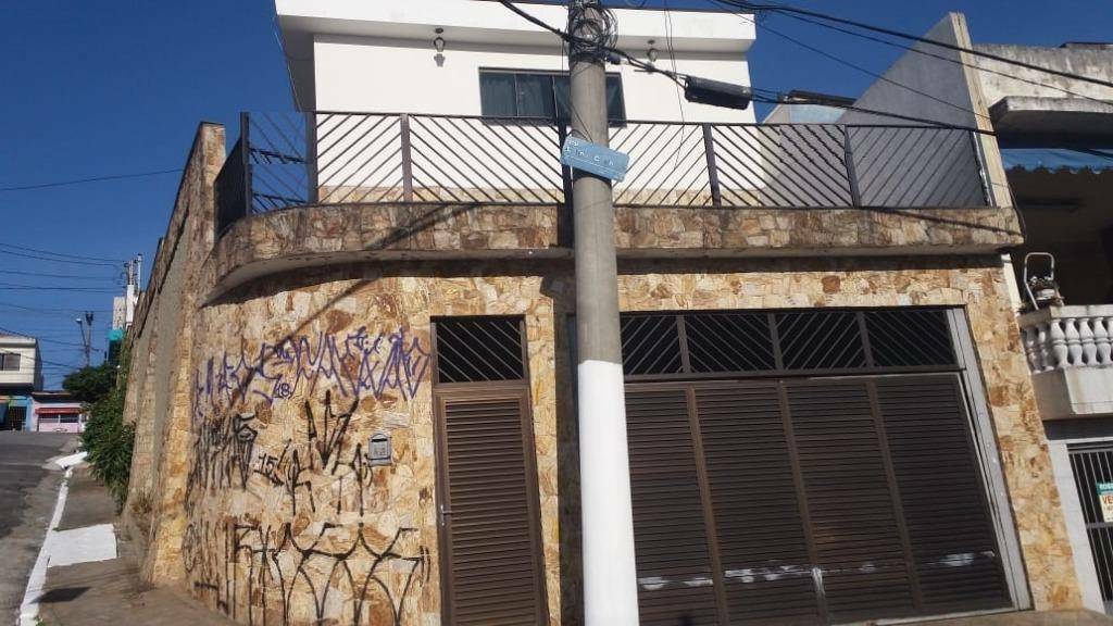 Sobrado à venda com 3 quartos, 230m² - Foto 1