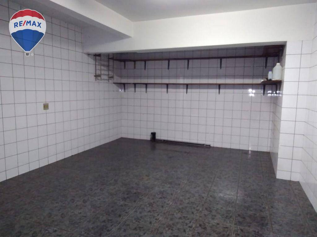 Casa à venda e aluguel com 3 quartos, 250m² - Foto 34