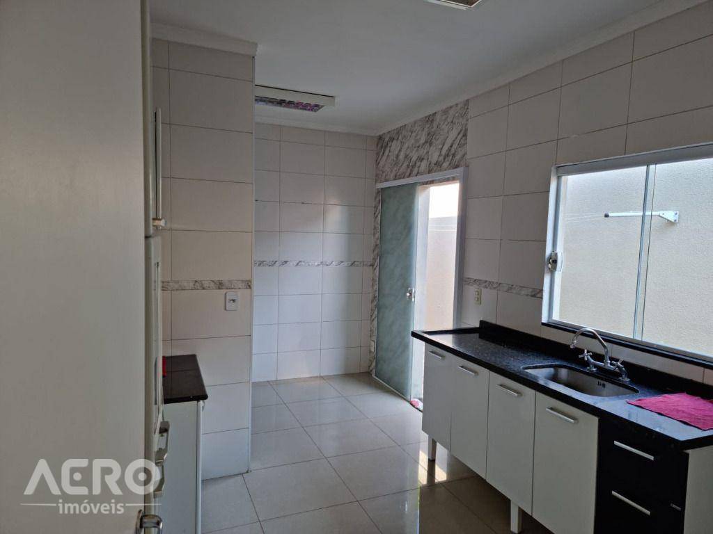 Casa à venda com 3 quartos, 175m² - Foto 6